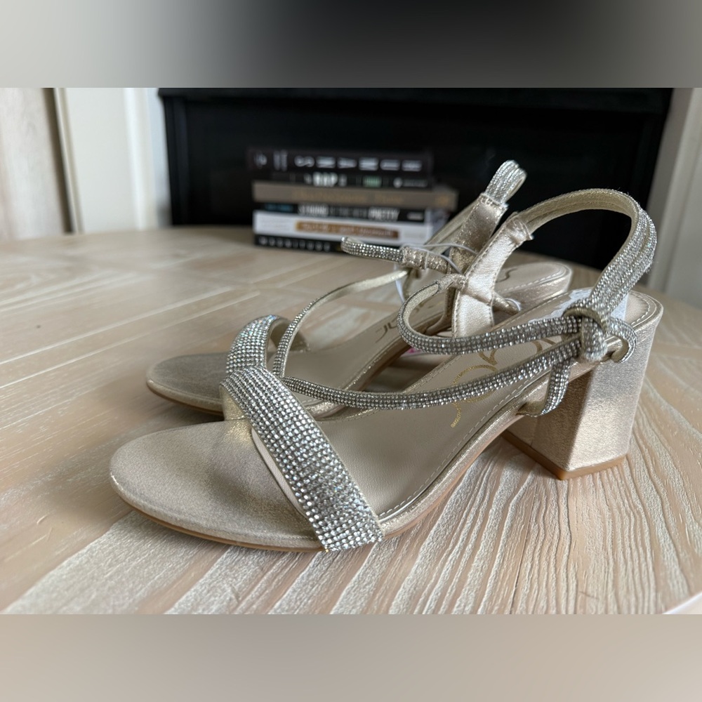 Sugar|Women’s metallic silver rhinestone strappy Block Heel Sandals,NWT•7 & 7.5